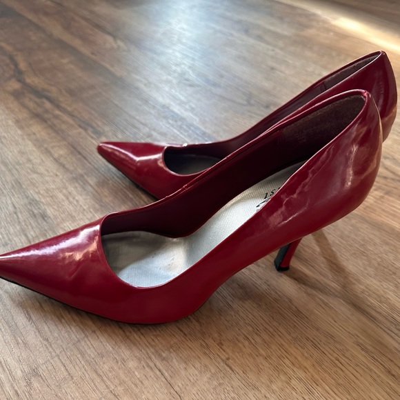 Diba East Red Patent Leather High Heels - Picture 2 of 5